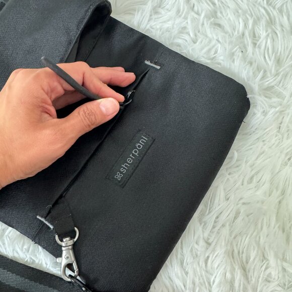 Sherpani Pica, Small Crossbody Purse RFID Protection Black - Picture 4 of 11